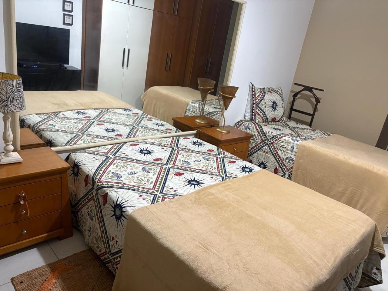 Otimo De Frente A Da Barra Da Tijuca *